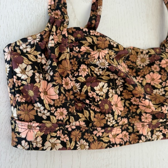 Rip Curl Black and Floral bikini top with underwire - Picture 2 of 5